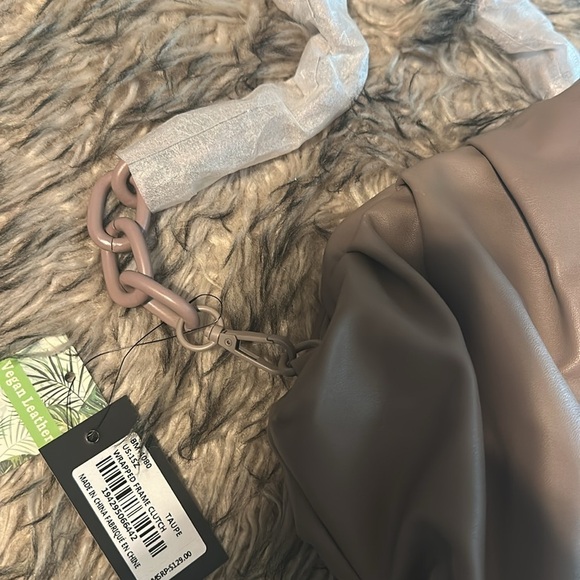 Badgley Mischka Wrapped Frame Clutch TAUPE - Picture 4 of 7